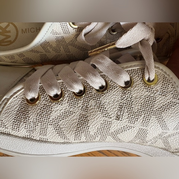 Micheal Kors sneakers - Picture 5 of 7